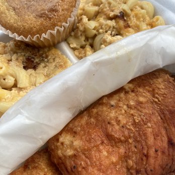Ella Mae's SoulFood - Turkey chops, double mac, cornbread muffin. - Caterers Near Me - Beachwood , Ohio
