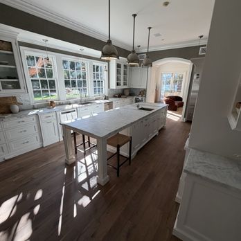 In&Out Handyman - Kitchen Refinishing - TV Mounting Near Me - Oak Park, California In&Out Handyman - Kitchen Refinishing - TV Mounting Near Me - Oak Park, California