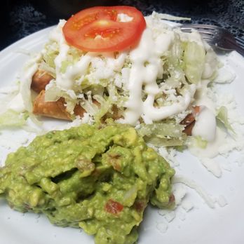 La Alborada - Flautas de res con guacamole/ beef flautas with guacamole - Mexican Near Me - Zona Centro, GUA