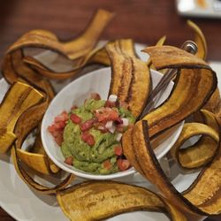 Hemingway's Tavern - Guacamole & Plantain Chips