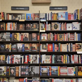 Barnes & Noble - Bookstores Near Me - Glendale, California