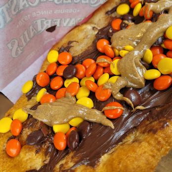 BeaverTails - 2024-07-07. Beaver Tails. Canada's Wonderland. Reeses Pieces. Close up. - Desserts Near Me - Vaughan, Ontario BeaverTails - 2024-07-07. Beaver Tails. Canada's Wonderland. Reeses Pieces. Close up. - Desserts Near Me - Vaughan, Ontario