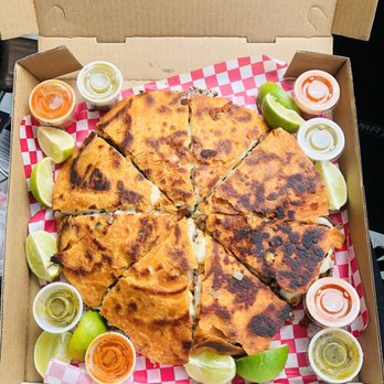 Jazzy's Tacos - Pizzadilla - Mexican Near Me Jazzy's Tacos - Pizzadilla - Mexican Near Me
