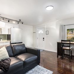 Living Water Corporate Housing - Fully furnished homes