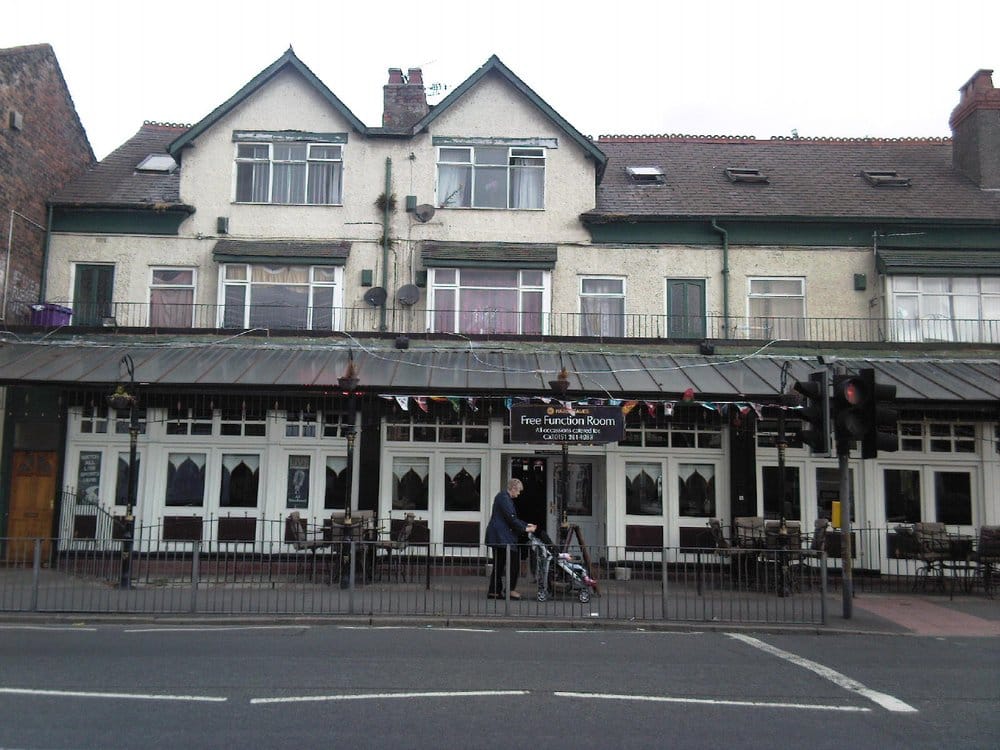 HARGREAVES WINE BAR 3137 Warbreck Moor, Liverpool, Merseyside