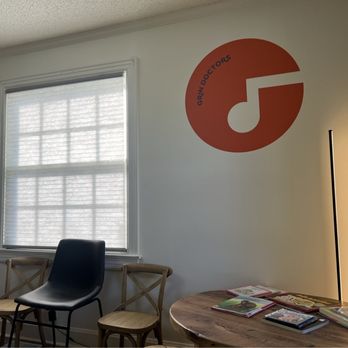 Grin Doctors - Waiting area has tables with books for kids - Pediatric Dentists Near Me - Nashville, Tennessee