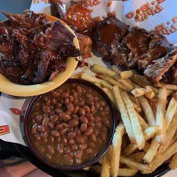 Phil's BBQ - Barbeque Near Me - Temecula, California