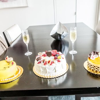 Schubert's Bakery - Swedish princess, strawberry shortcake & mango - Bakeries Near Me - San Francisco, California