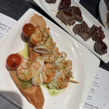 Cerveseria Catalana - Steak bites; shrimp and squid montadito - Spanish Near Me - Barcelona, B