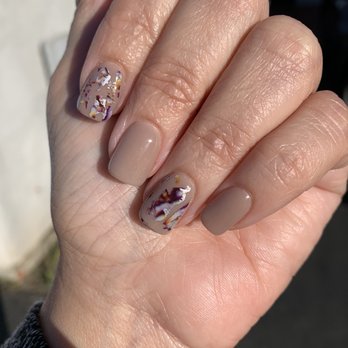 QD Nails & Spa - Dip powder manicure with foil design. Foil design is something that Ni is doing. She's the best. - Nail Salons Near Me - San Diego, California