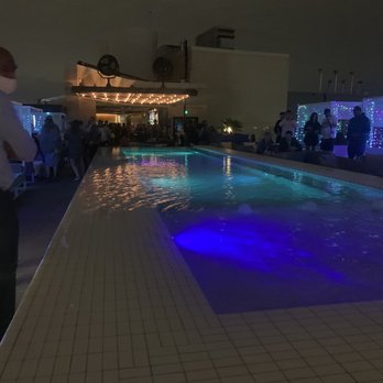 Waterproof - Rooftop pool - Lounges Near Me - Dallas, Texas Waterproof - Rooftop pool - Lounges Near Me - Dallas, Texas