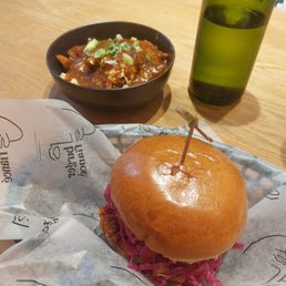 Pulled pork sandwich and poutine Pulled pork sandwich and poutine