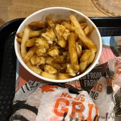 Harvey's - Original poutine
