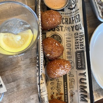 Eight Thirty Common - Cheesy tots - Gastropubs Near Me - Meridian, Idaho Eight Thirty Common - Cheesy tots - Gastropubs Near Me - Meridian, Idaho