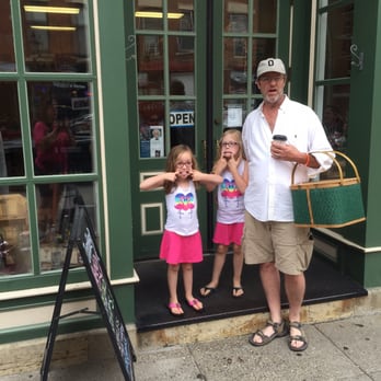 Rootbeer Revelry - Very unhappy little girls. - Specialty Food Near Me - Galena, Illinois