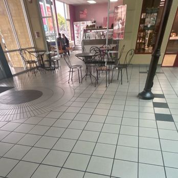Baskin-Robbins - The seat I was kicked off of was the grey table outside of the business - Ice Cream & Frozen Yogurt Near Me - Lodi, California Baskin-Robbins - The seat I was kicked off of was the grey table outside of the business - Ice Cream & Frozen Yogurt Near Me - Lodi, California