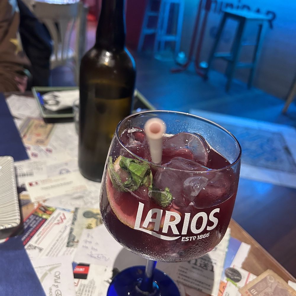 El Mini Bar - Sangria - Tapas Bars Near Me - Madrid, M