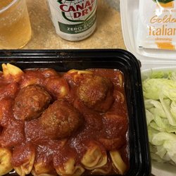 Carovillese Lodge & Club - Cheese tortellini with Meatballs and salad