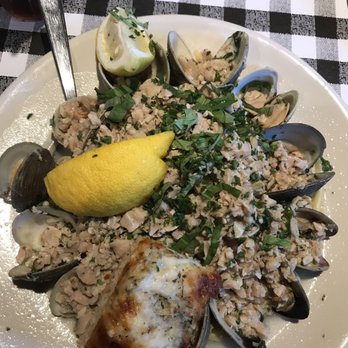Joey Garlic's - Linguini Clam Sauce - Italian Near Me - Manchester, Connecticut Joey Garlic's - Linguini Clam Sauce - Italian Near Me - Manchester, Connecticut