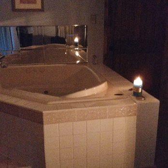 Lil Black Bear - Bed & Breakfast Near Me - Nashville, Indiana Lil Black Bear - Bed & Breakfast Near Me - Nashville, Indiana