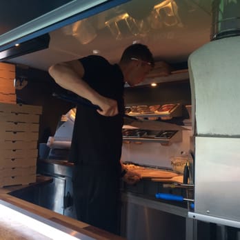 Bare Bones Pizza - Food Trucks Near Me