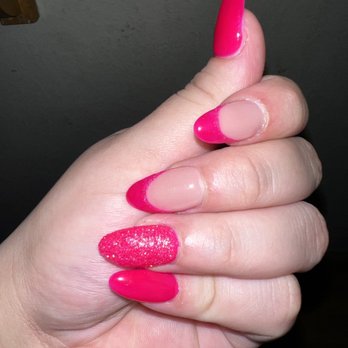 Galaxy Nails - Very bad and rude and disrespectful and they took $100 from my 10yrs old cousin and didn't give her $40 back - Nail Salons Near Me - Stockton, California
