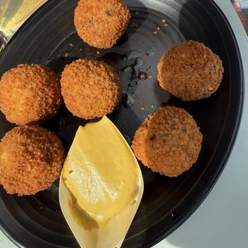Café de Jaren - Appetizer - Bars Near Me - Amsterdam, New Hampshire