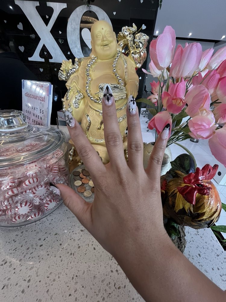 XO Nails Bar Logo