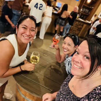 Wilson Creek Winery - Wine tasting girls trip! - Wineries Near Me - Temecula, California Wilson Creek Winery - Wine tasting girls trip! - Wineries Near Me - Temecula, California
