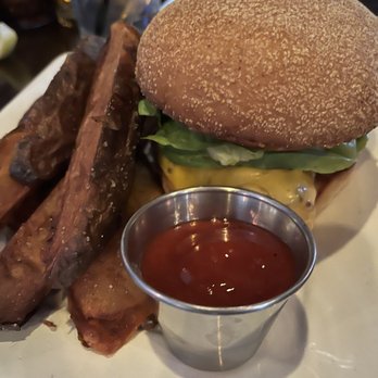 Bosscat Kitchen & Libations - Grilled GOLD MEDAL CHICKEN SANDWICH - New American Near Me - Houston, Texas