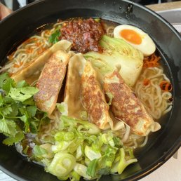 Gyoza ramen