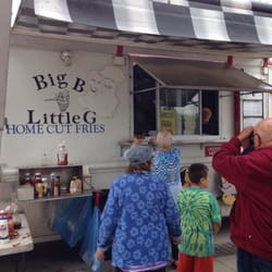 Newmarket Farmers' Market - The chip truck is ALWAYS busy!