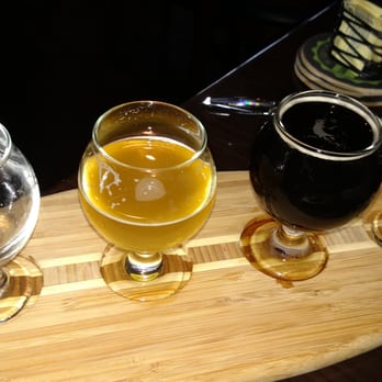 Aces Pub - Flyte of four craft beers...yum! - Pubs Near Me - Fort Walton Beach, Florida