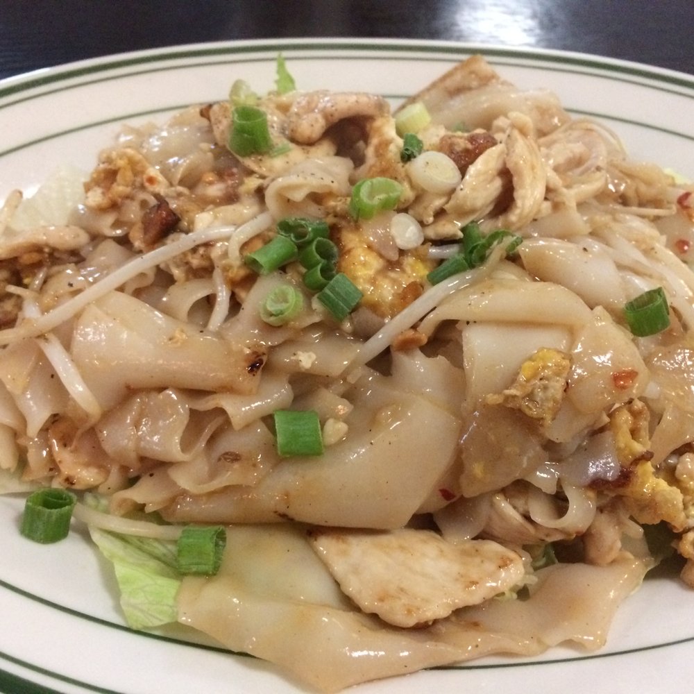 Chicken with noodles recommended by the waitress. Yum! Chicken with noodles recommended by the waitress. Yum!