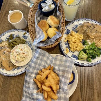 Cracker Barrel Old Country Store - Onion Petals, Monday and Tuesday Chicken & Rice with sides of Cole Slaw, Macaroni & Cheese, Broccoli, & Green Beans. Biscuits & Corn Muffins - American Near Me - Camarillo, California Cracker Barrel Old Country Store - Onion Petals, Monday and Tuesday Chicken & Rice with sides of Cole Slaw, Macaroni & Cheese, Broccoli, & Green Beans. Biscuits & Corn Muffins - American Near Me - Camarillo, California