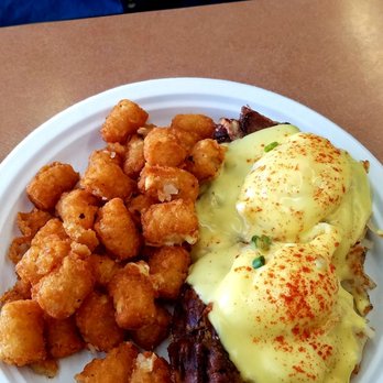 Button Up Cafe - Eggs Benedict with delicious tots - Breakfast & Brunch Near Me - Pearl City, Hawaii