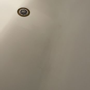 Clean425 - Dirty tub - Window Washing Near Me - Woodinville, Washington