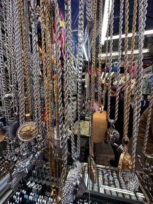 Santee Alley by null