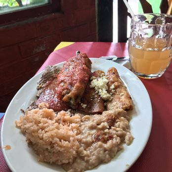 Chile Verde - Wife's relleno, 2 enchiladas, carne asada, rice and beans w cantaloupe juice - Mexican Near Me - Ajijic, JAL Chile Verde - Wife's relleno, 2 enchiladas, carne asada, rice and beans w cantaloupe juice - Mexican Near Me - Ajijic, JAL