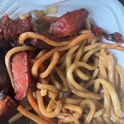 China Mia - Zoom in close to see the roach mixed into the lo mien