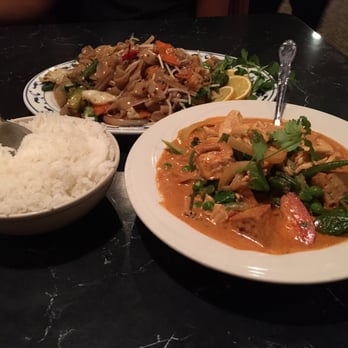 Lemon Grass Thai Restaurant - Panang curry n spicy noddles!! - Thai Near Me - Marietta, Georgia