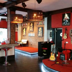 Cantante Cafe - Stilvoll: der Gastraum, bevor die Party startet.