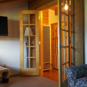The Boulder Creek Lodge - French doors into the boudoir..from the living room/tv room - Hotels Near Me - Nederland, Colorado The Boulder Creek Lodge - French doors into the boudoir..from the living room/tv room - Hotels Near Me - Nederland, Colorado