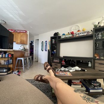 1-800-Got-Junk - Broken tv for pick up/rubbish - Junk Removal & Hauling Near Me - Honolulu, Hawaii 1-800-Got-Junk - Broken tv for pick up/rubbish - Junk Removal & Hauling Near Me - Honolulu, Hawaii