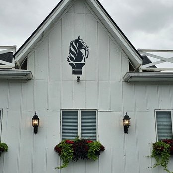 Walt's Hitching Post - Outside - New American Near Me - Fort Wright, Kentucky