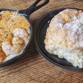 Two Cracked Eggs Cafe - Breakfast & Brunch Near Me - Savannah, Georgia