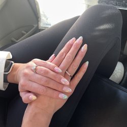 Chic Nails & Skin Care - Flower design