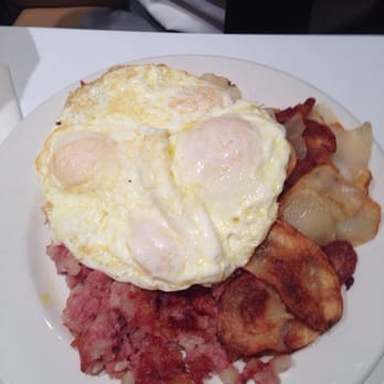 Lou Mitchell's - Breakfast & Brunch Near Me - Chicago, Illinois