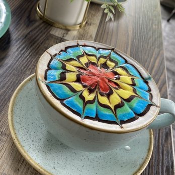 Wild Oak Cafe - Rainbow latte - Cafes Near Me - Glendale, California
