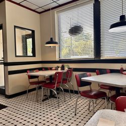 Cafe Arthur's - View towards front entrance